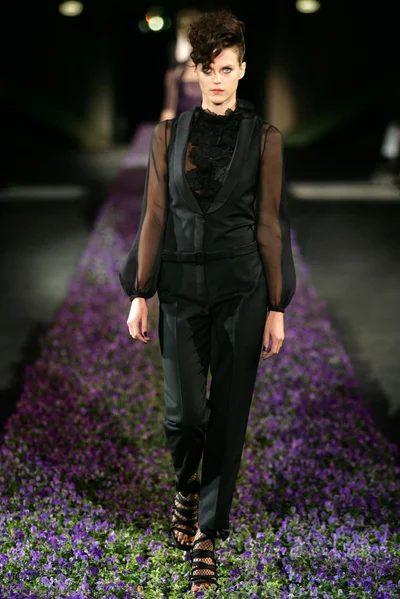 Look 28
